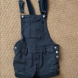 Overall shorts